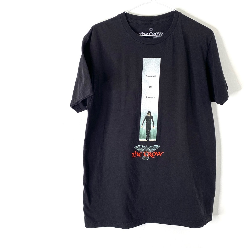 The Crow Black Graphic Believe In Angels Crew Neck Tee